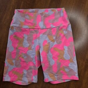 3‎ / $30 UGG Camo Print Bike Shorts Kids Medium Pink Gray Activewear